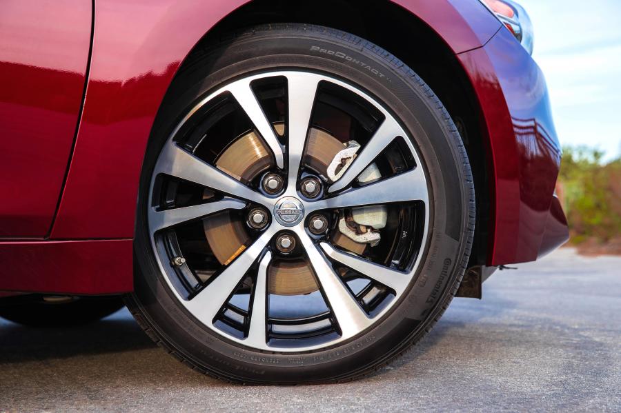 Колеса Nissan Maxima Platinum 2015 года  (NA) (фото 16 из 40)